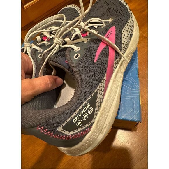 Woman’s Brooks Divide 3 running shoes - Picture 2 of 5